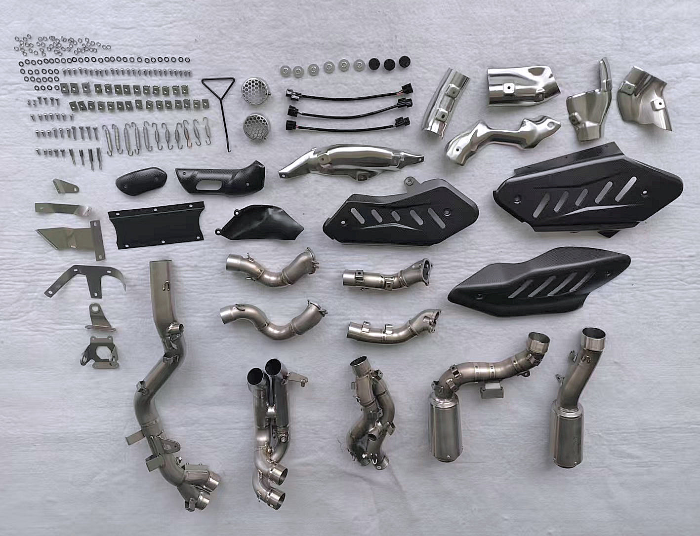 Sistema de escape de montaje alto de titanio para Ducati Panigale V4, V4S, V4R y Streetfighter V4