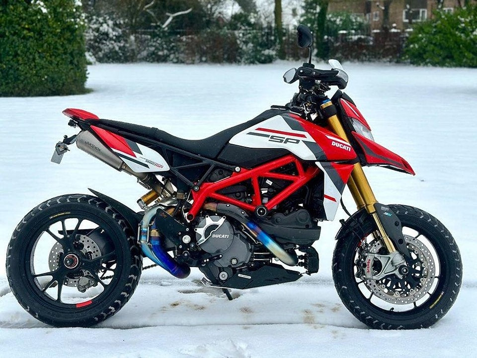 Sistema de escape completo de titanio para Ducati Hypermotard 950 y 950SP 2019-2024