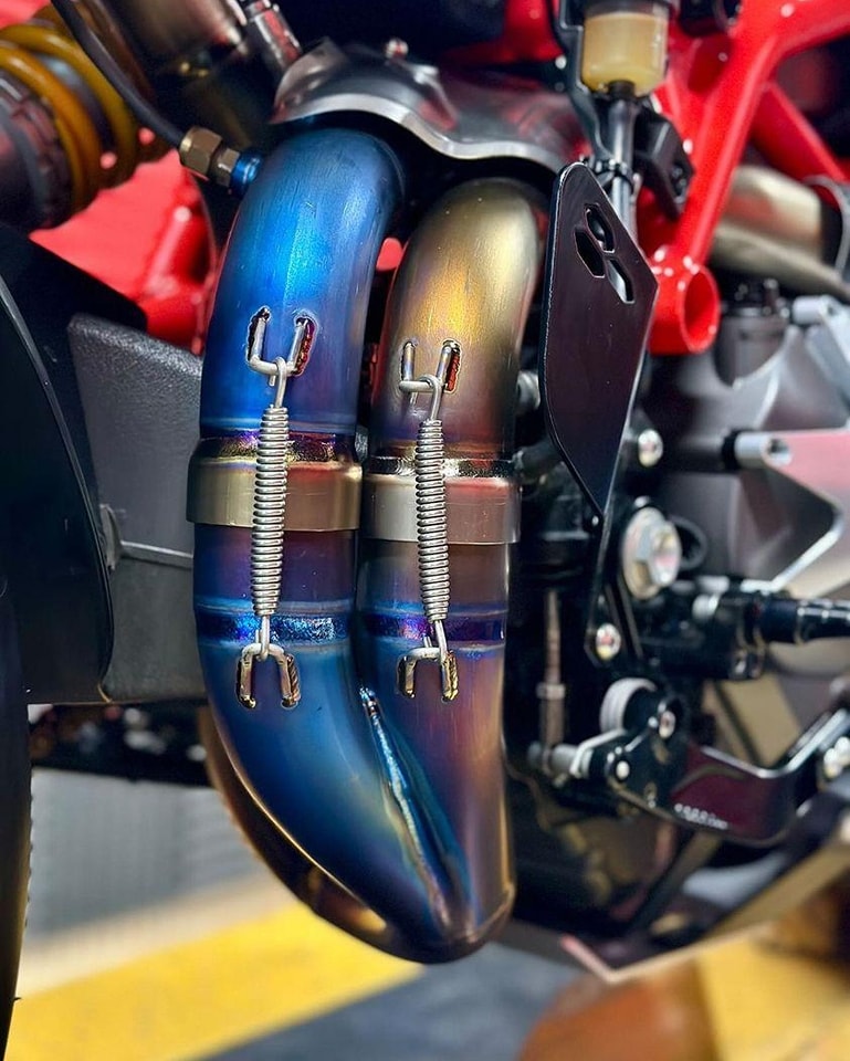 Sistema de escape completo de titanio para Ducati Hypermotard 950 y 950SP 2019-2024
