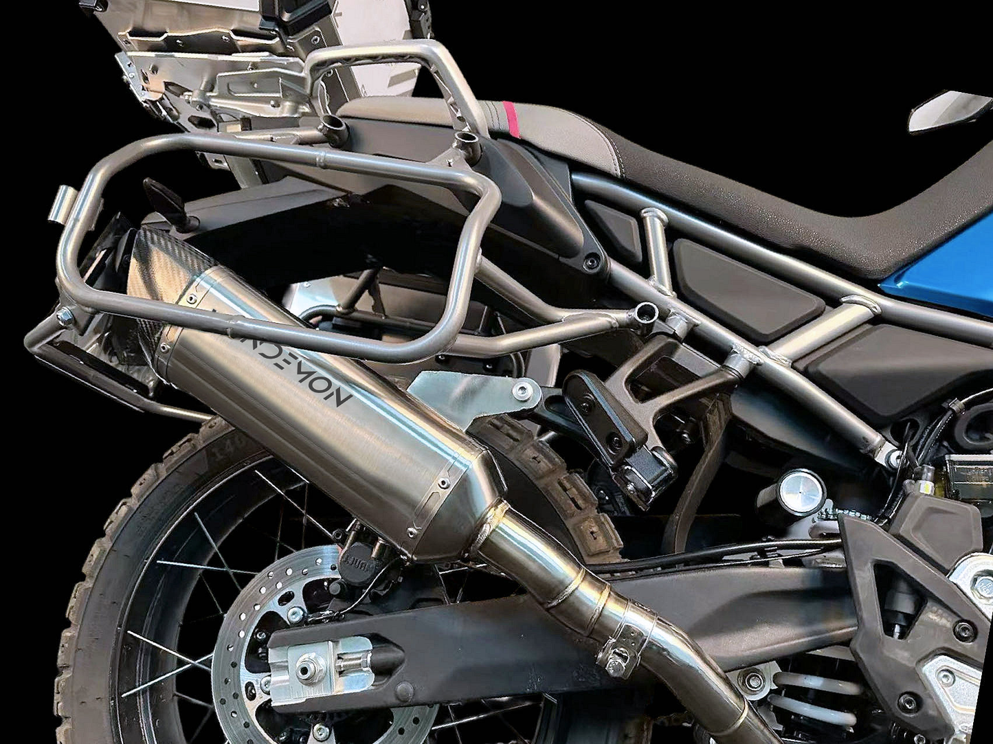 A motorcycle equipped with a luggage rack and exhaust pipe