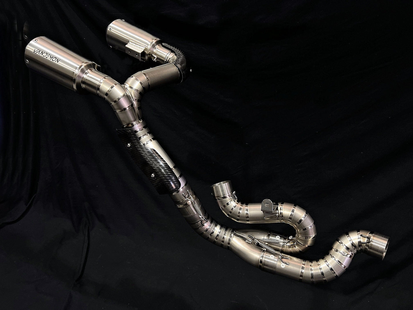 杜卡迪 Panigale 和 Streetfighter V4 钛合金高位安装 3/4 滑套 2023-2024