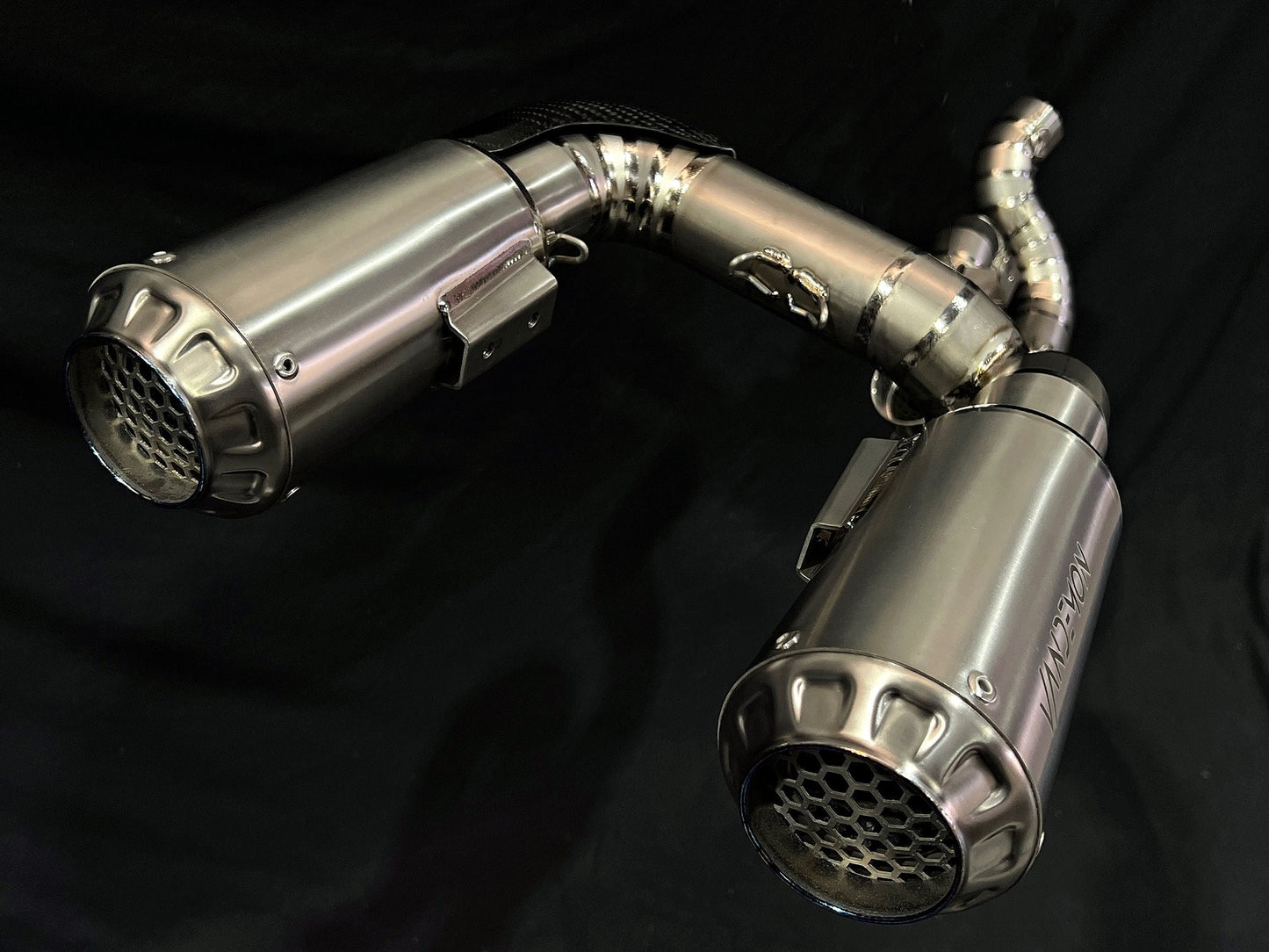 杜卡迪 Panigale 和 Streetfighter V4 钛合金高位安装 3/4 滑套 2023-2024