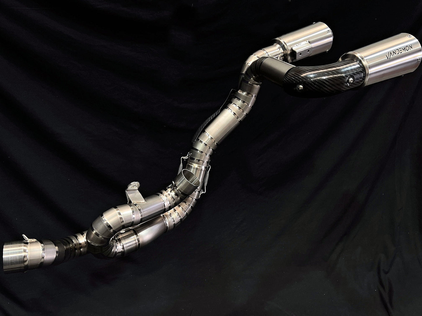 杜卡迪 Panigale 和 Streetfighter V4 钛合金高位安装 3/4 滑套 2023-2024