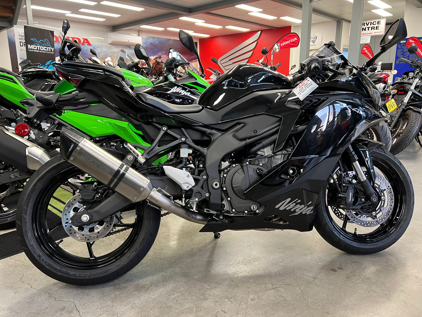 Kawasaki ZX4R-ZX4RR Side Mount Titanium Race Exhaust System 2023-2025