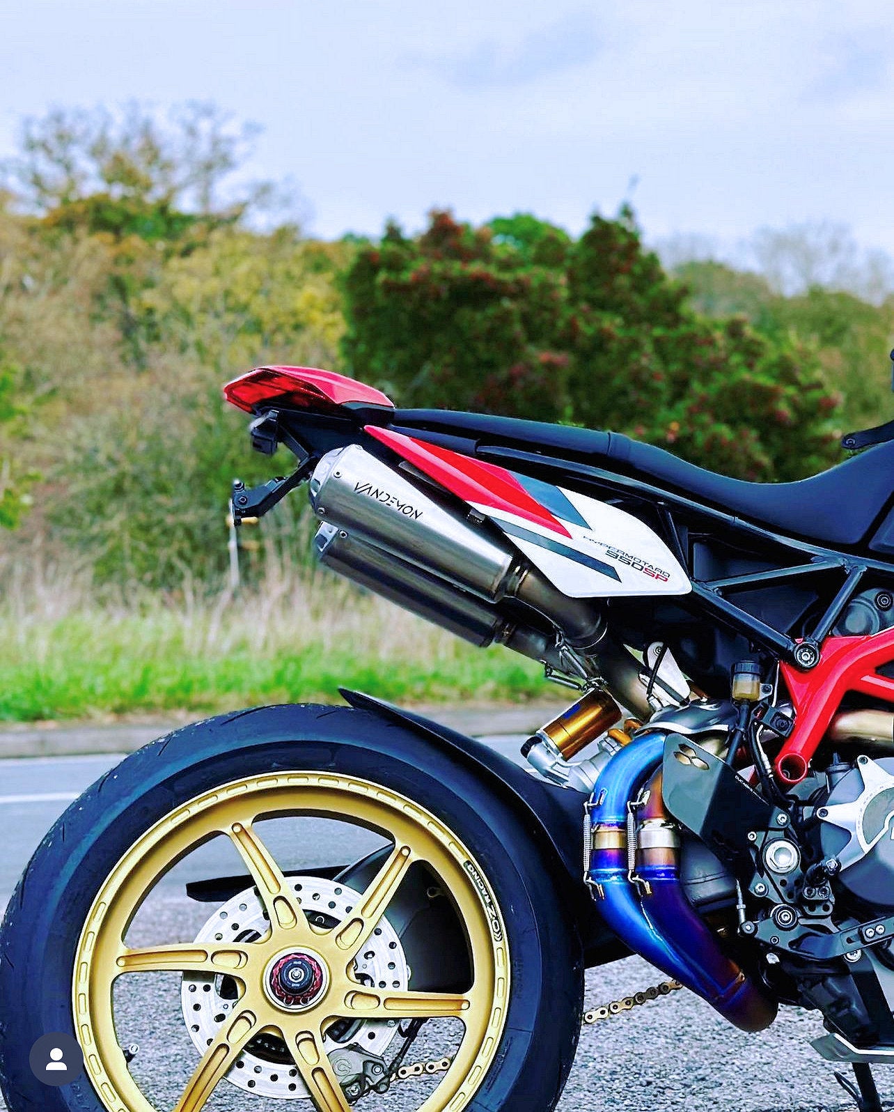 Sistema de escape completo de titanio para Ducati Hypermotard 950 y 950SP 2019-2024