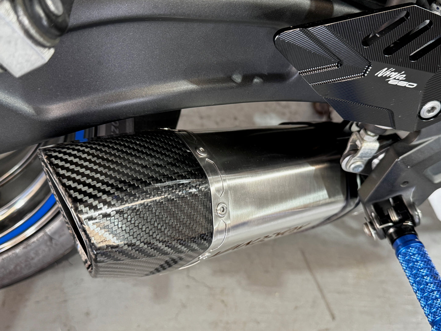 Motorcycle full exhausts parts.