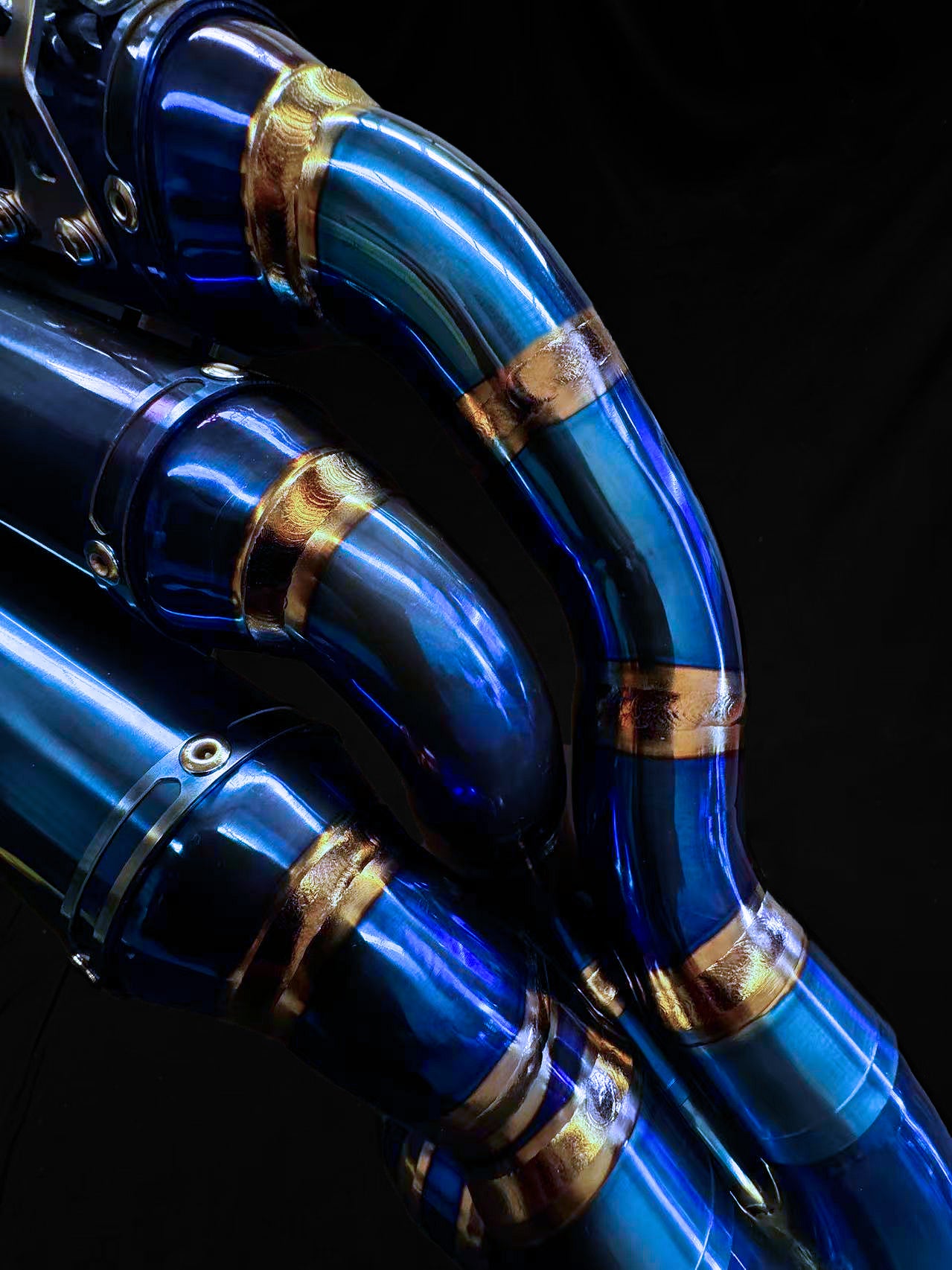 A close up view of a blue exhausts pipe