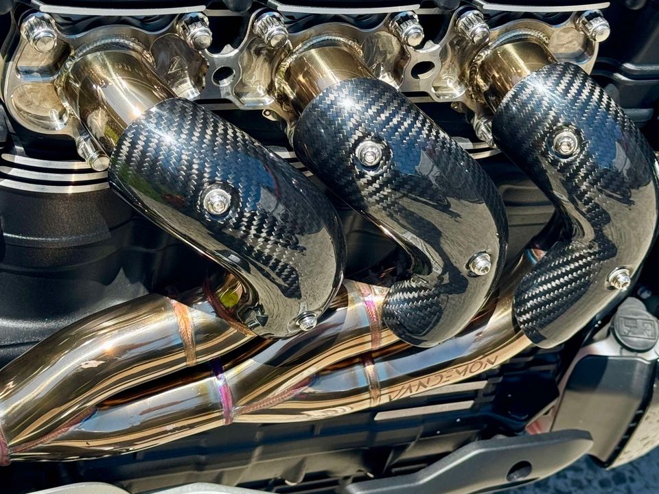 Triumph Rocket 3R 和 GT 2500cc 钛合金或不锈钢排气歧管