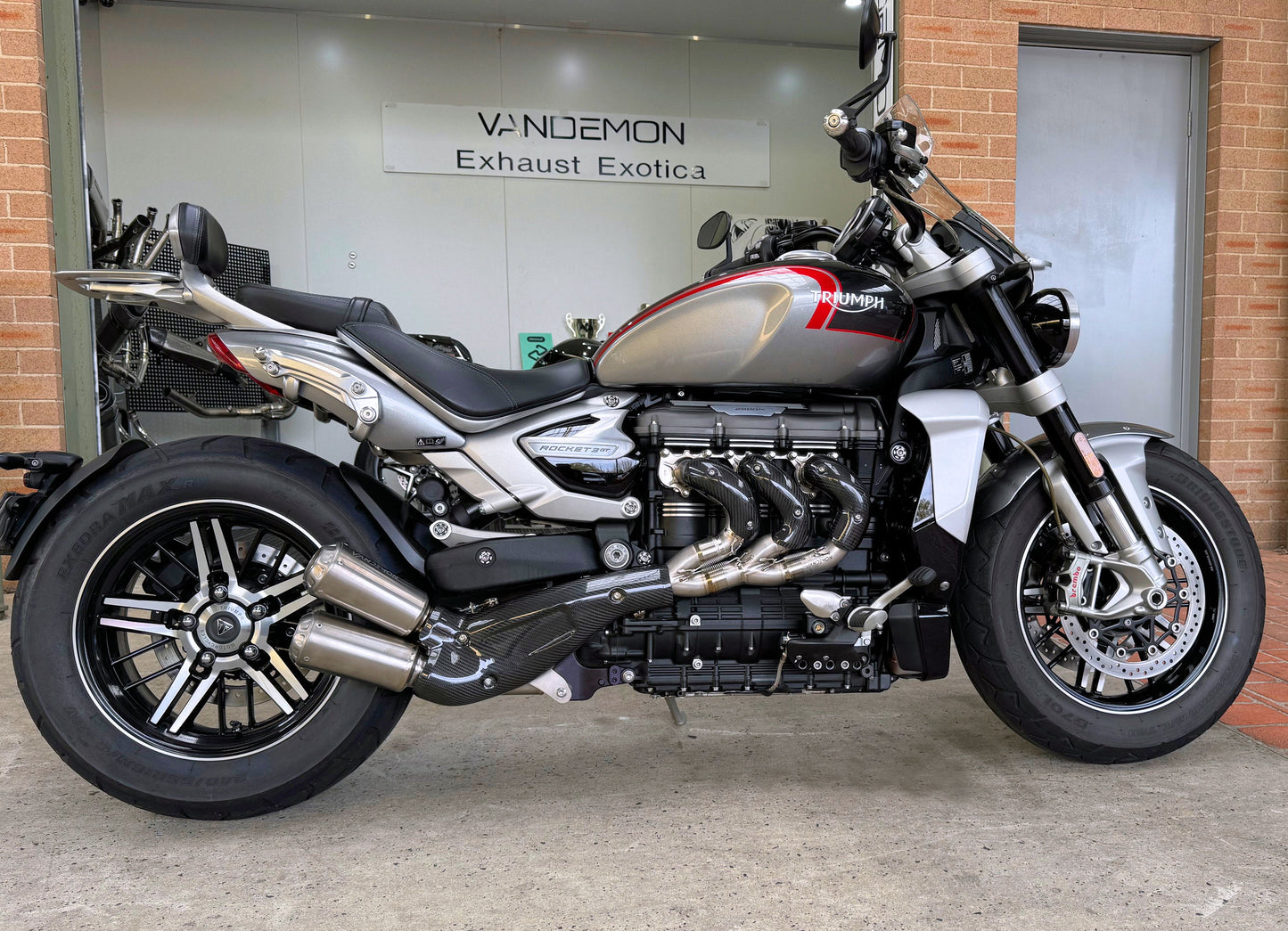 Colector de escape de titanio o acero inoxidable para Triumph Rocket 3R y GT 2500cc