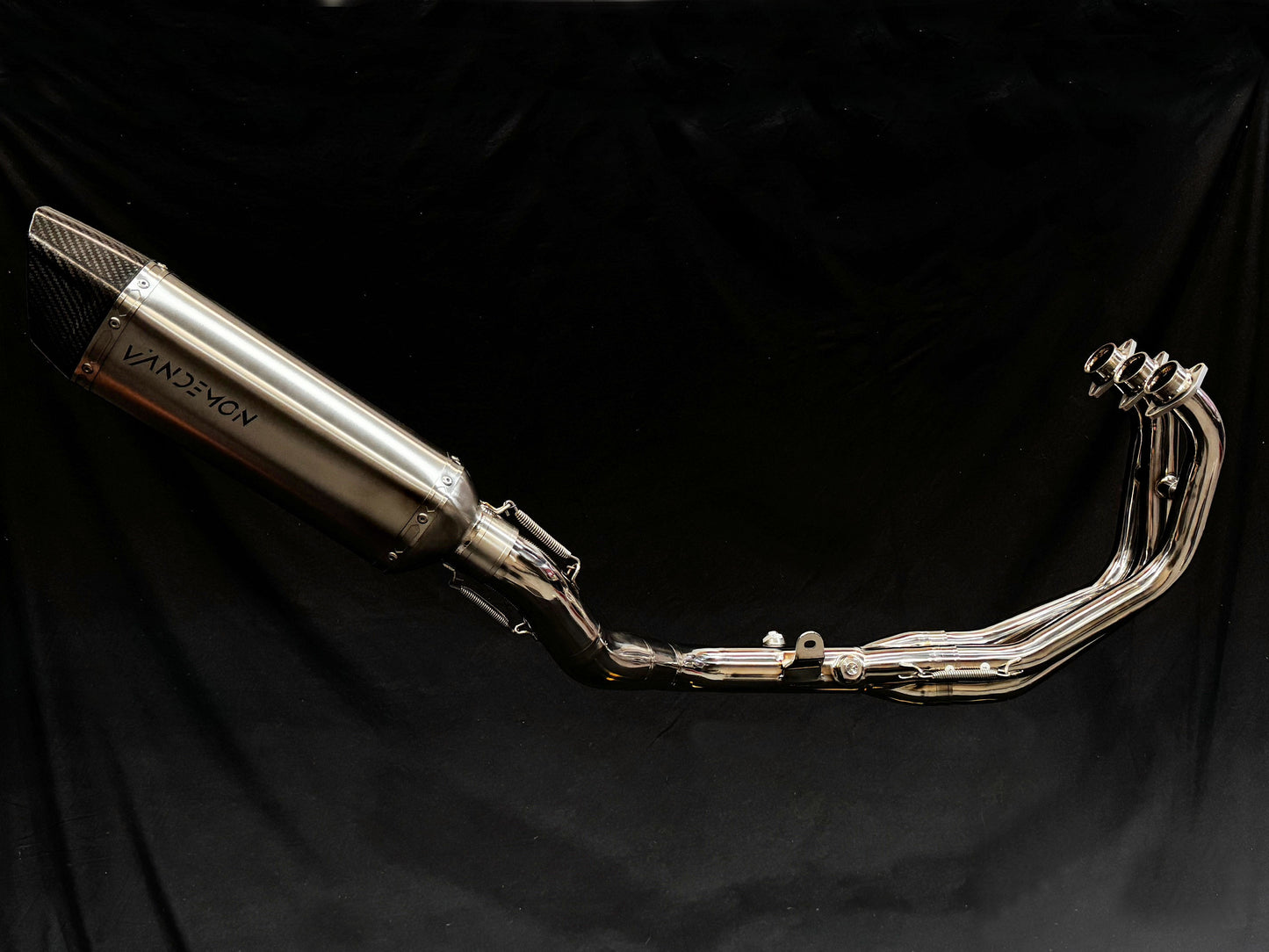 Sistema de escape de titanio para Yamaha GEN4 XSR900 y XSR900GP 2024