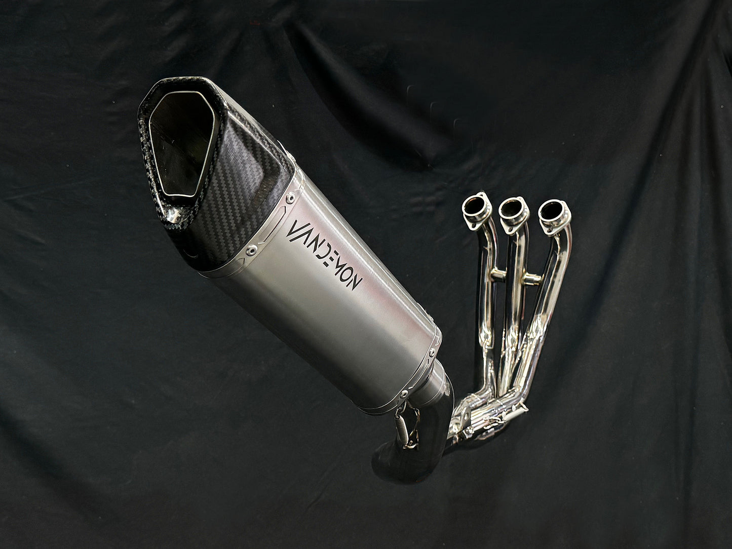 Sistema de escape de titanio para Yamaha GEN4 XSR900 y XSR900GP 2024