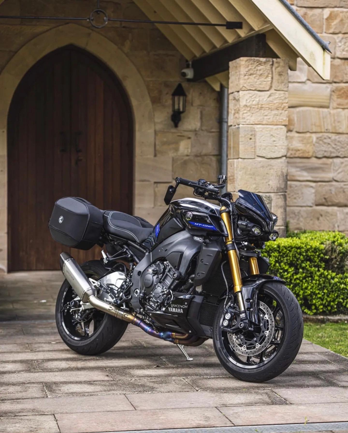Sistema de escape de titanio Vandemon para Yamaha MT10 FZ10 2016-24