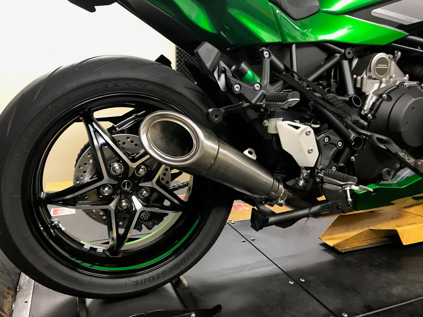 Kawasaki H2 SE SX Vandemon totalmente de titanio H2R Slip-On 2018-24