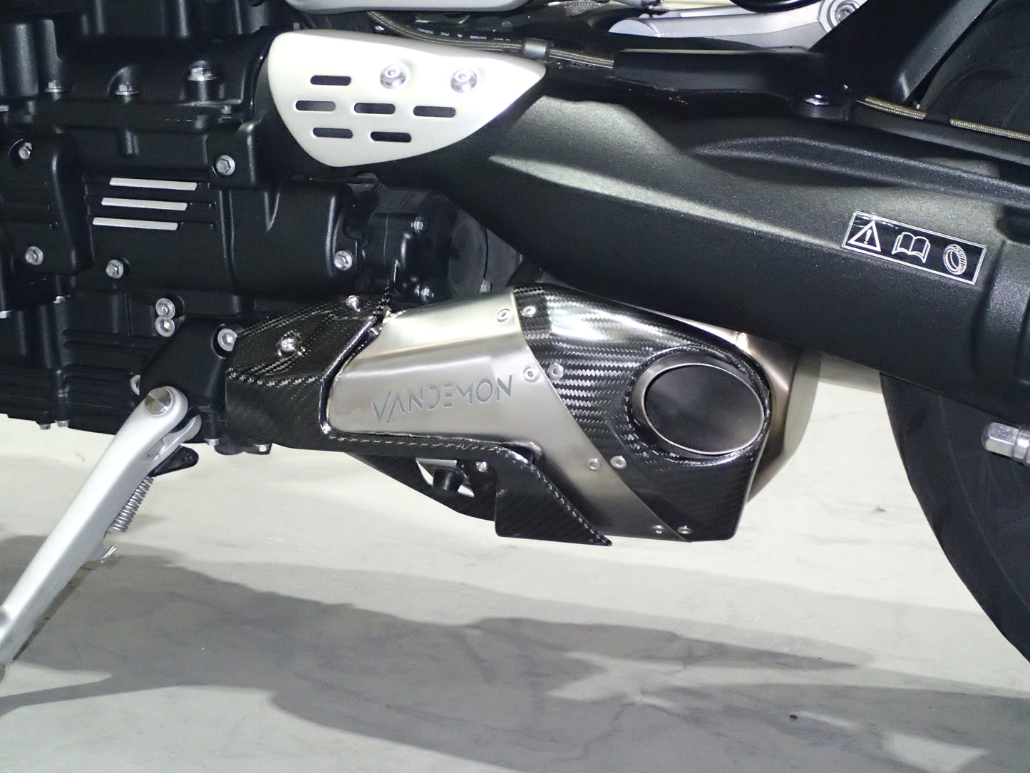 Silenciadores deslizantes Stealth de titanio bimodales para Triumph Rocket 3R y GT 2500
