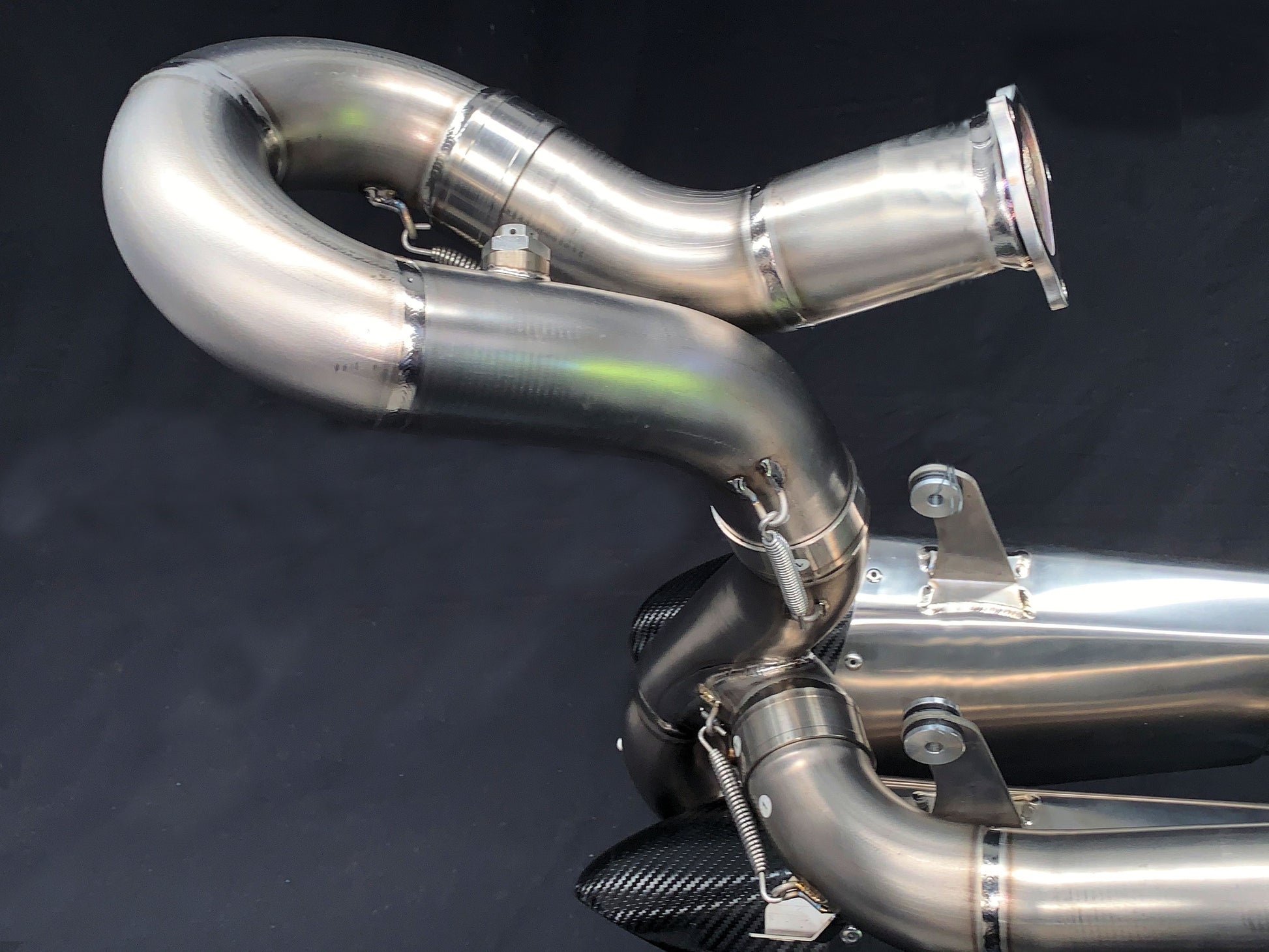 Panigali_1199-1299_rear_header_down_under