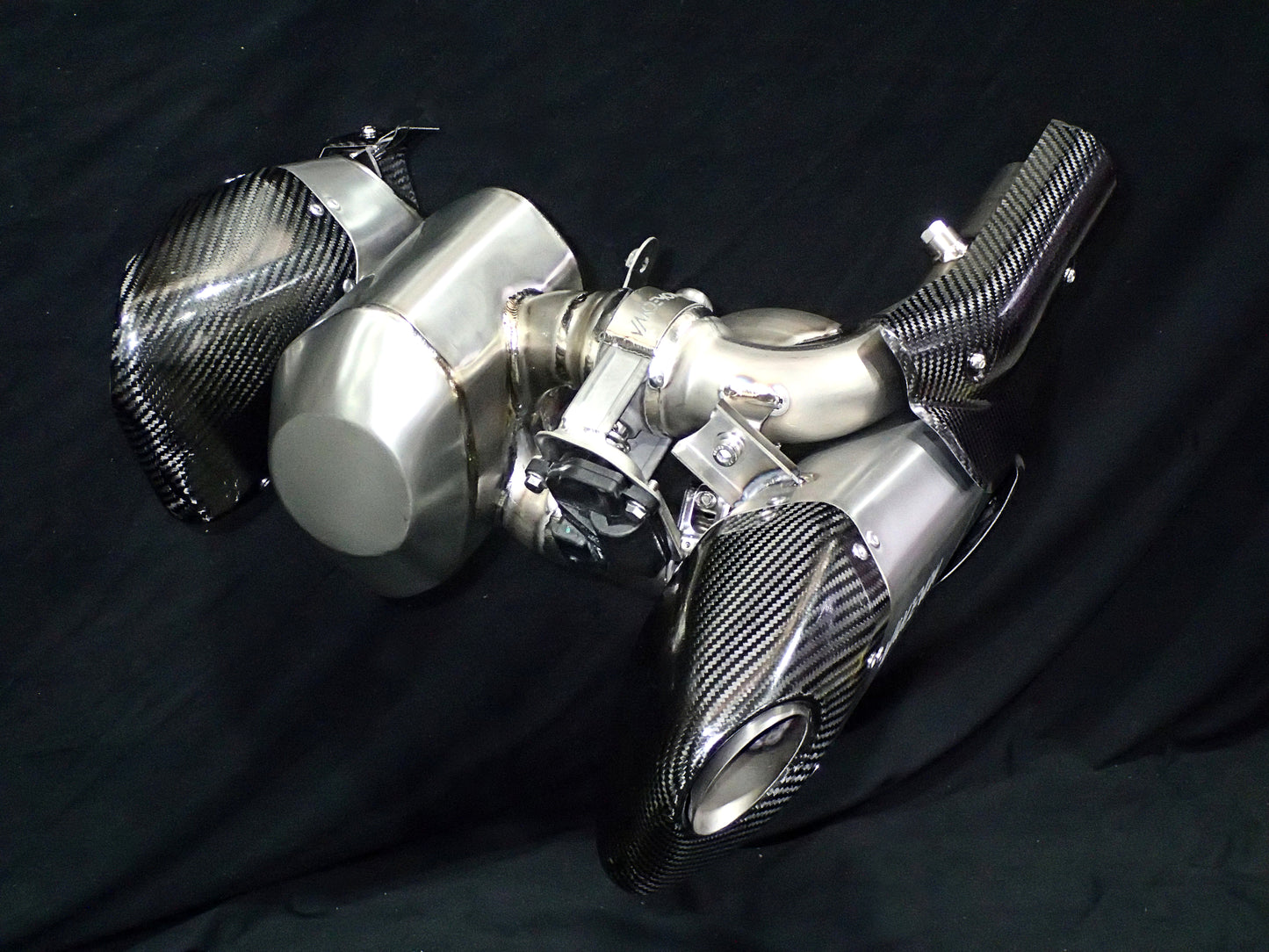 Silenciadores deslizantes Stealth de titanio bimodales para Triumph Rocket 3R y GT 2500