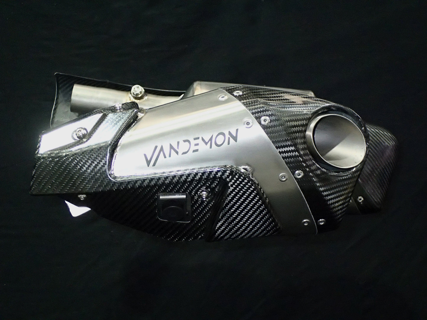 Silenciadores deslizantes Stealth de titanio bimodales para Triumph Rocket 3R y GT 2500