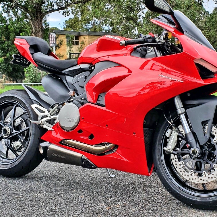 Ducati V2 Panigale y Streetfighter Slip-On de titanio