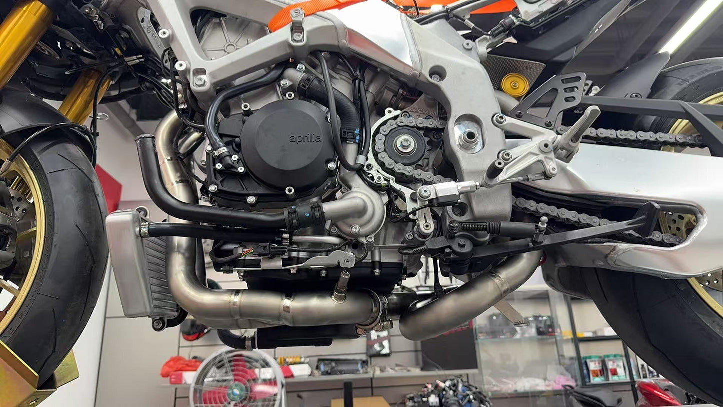 Sistema de escape APRILIA RSV4 y TUONO V4 Vandemon de titanio