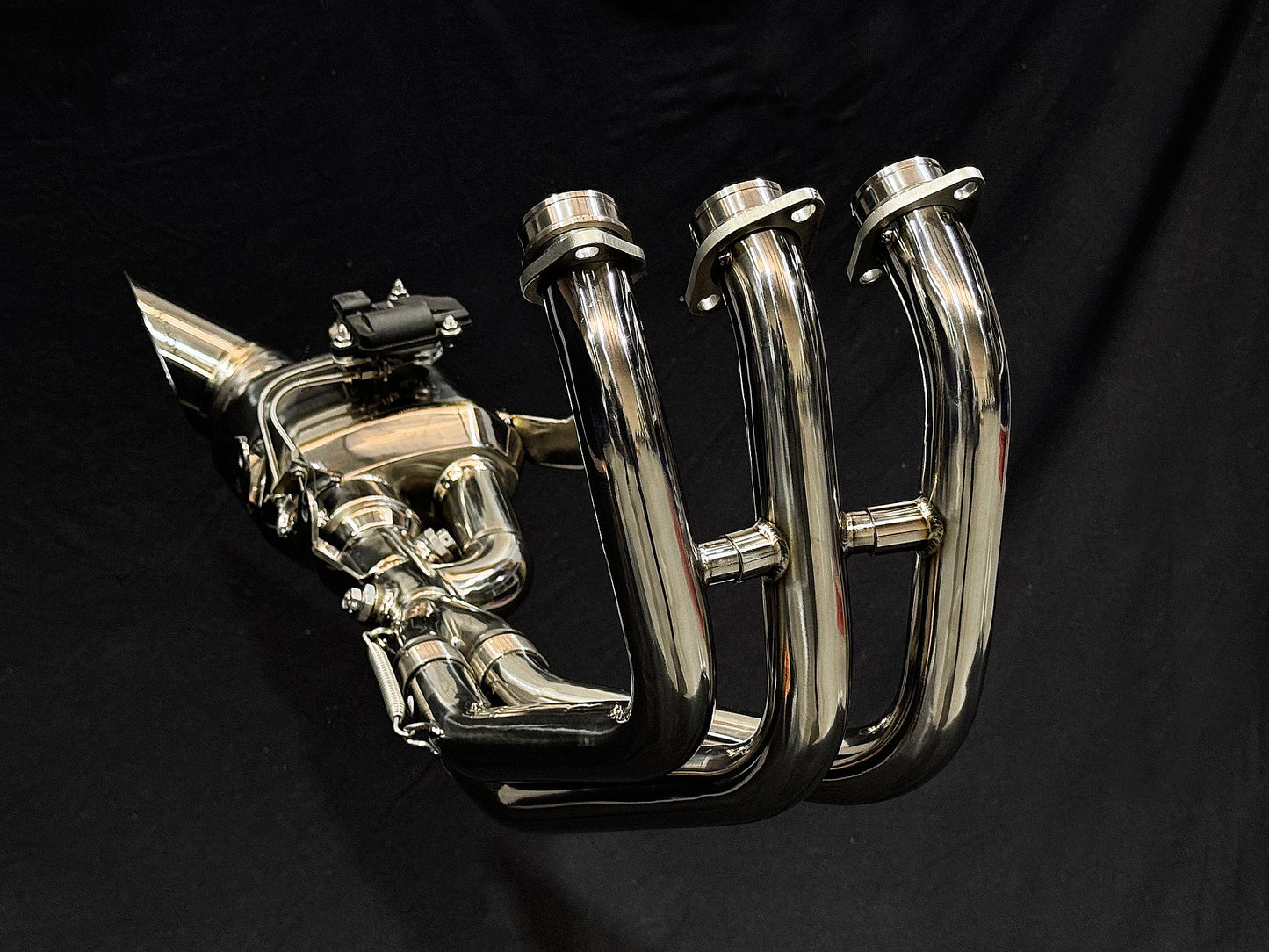 Sistema de escape Stealth de titanio para Yamaha GEN4 XSR900 y XSR900 GP