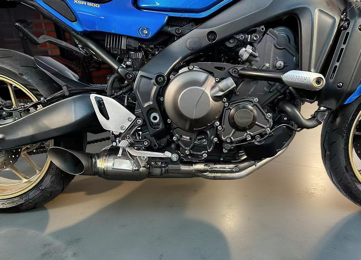 Sistema de escape Stealth de titanio para Yamaha GEN4 XSR900 y XSR900 GP