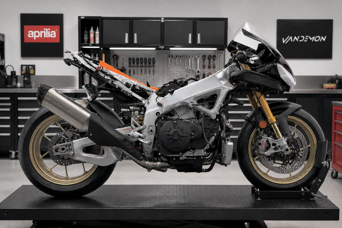 Sistema de escape APRILIA RSV4 y TUONO V4 Vandemon de titanio