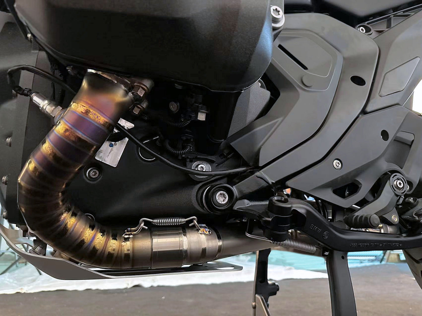 BMW R1300GS Adventure Titanium Exhaust System with OEM Valve Function