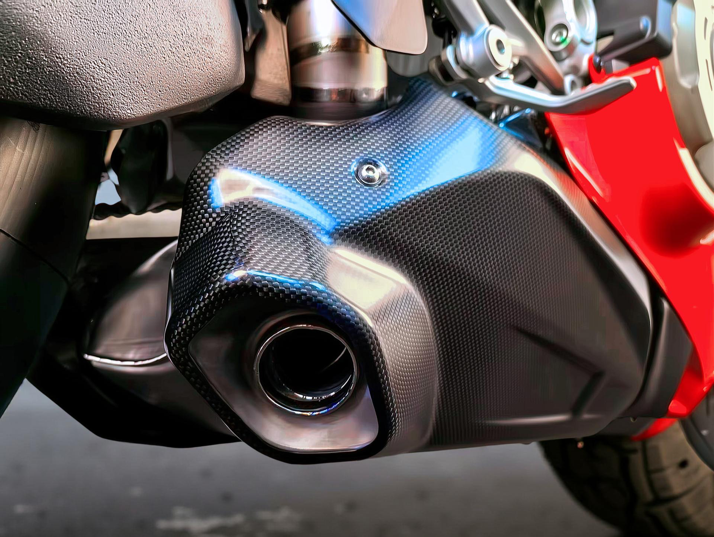 Ducati Panigale V4 / V4R y Streetfighter V4 Bimodal Stealth Slip-On de titanio