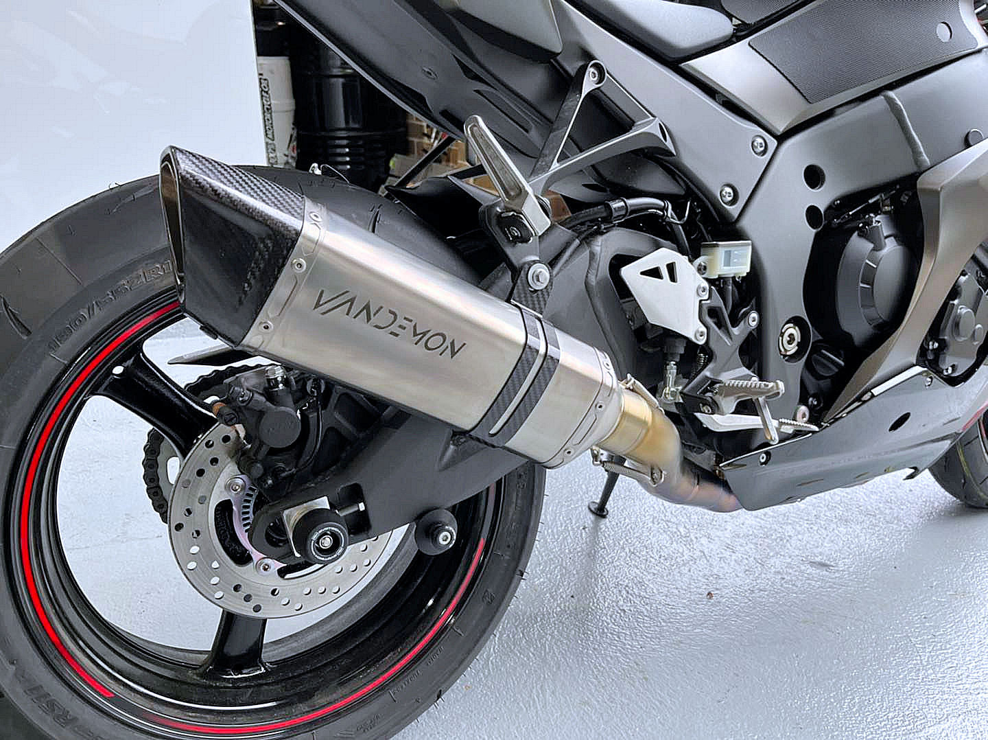 Kawasaki ZX10R & ZX10RR Vandemon Titanium Exhaust & Carbon Fibre Muffler