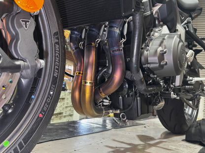 Sistema de escape de titanio para Triumph Trident 660