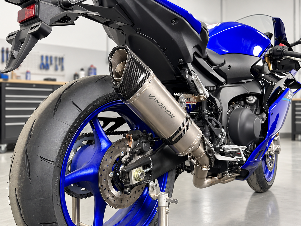 Sistema de escape de titanio para Yamaha GEN4 XSR900 y XSR900GP 2024