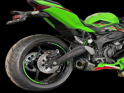 川崎 ZX4R-ZX4RR 和 ZX25R 钛合金低置排气系统 2023-2024