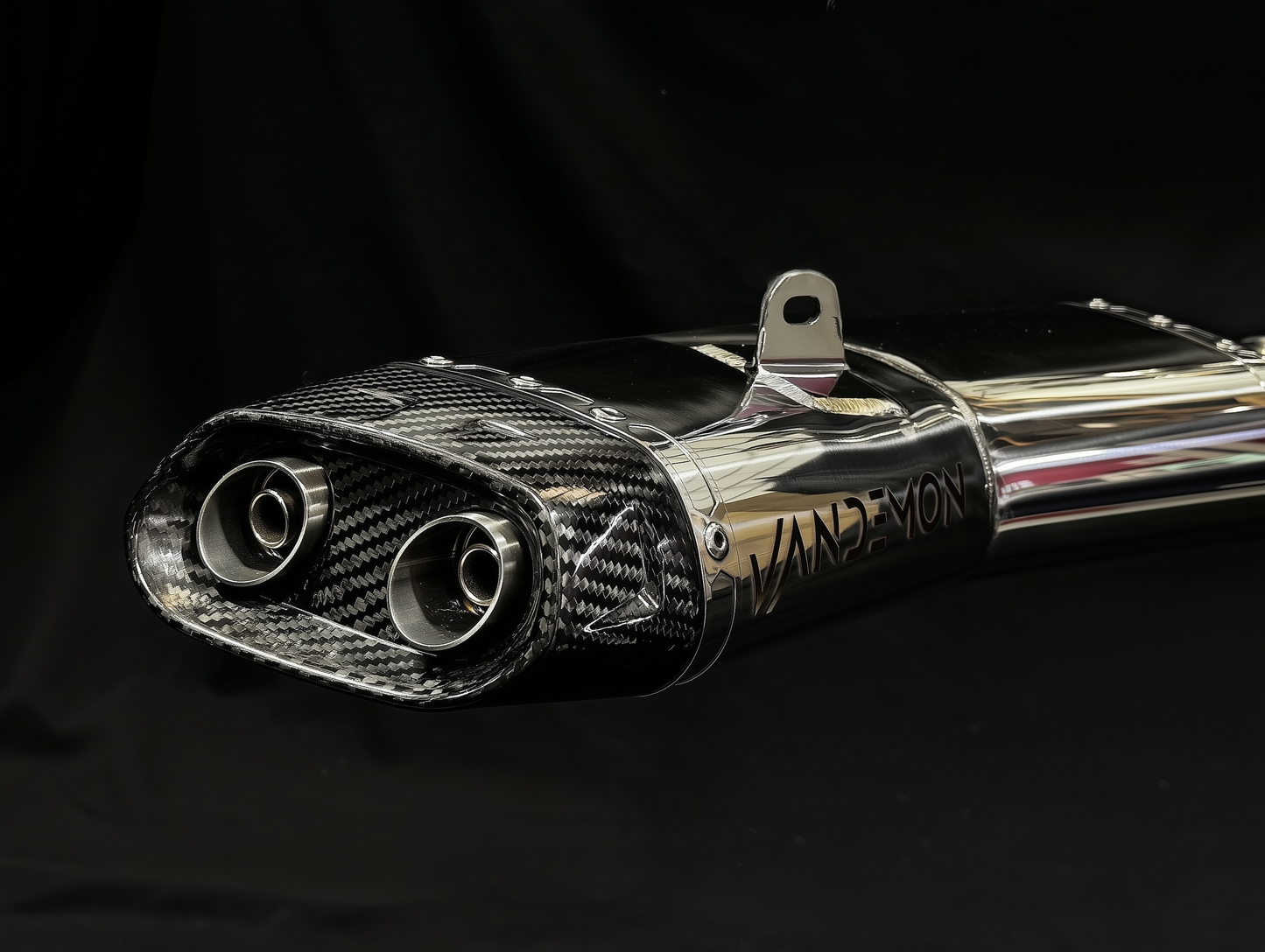 Sistema de escape de montaje bajo de acero inoxidable CFMOTO 450NK