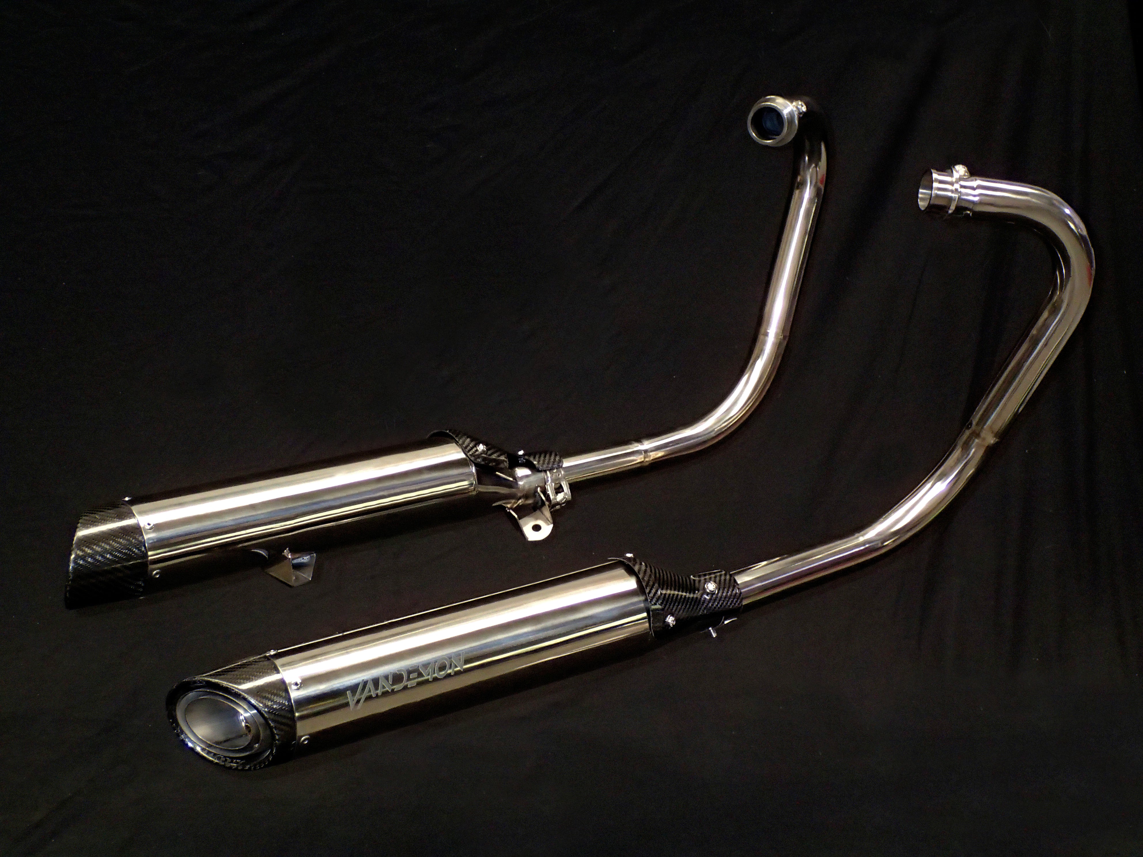 Triumph bobber shop exhaust